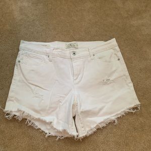 White denim Lucky Brand shorts